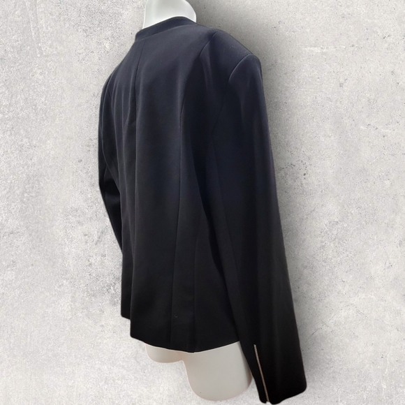 Calvin Klein sleek/chic moto jacket     w/edgy exposed zipper details.   Sz 16 - Picture 5 of 14